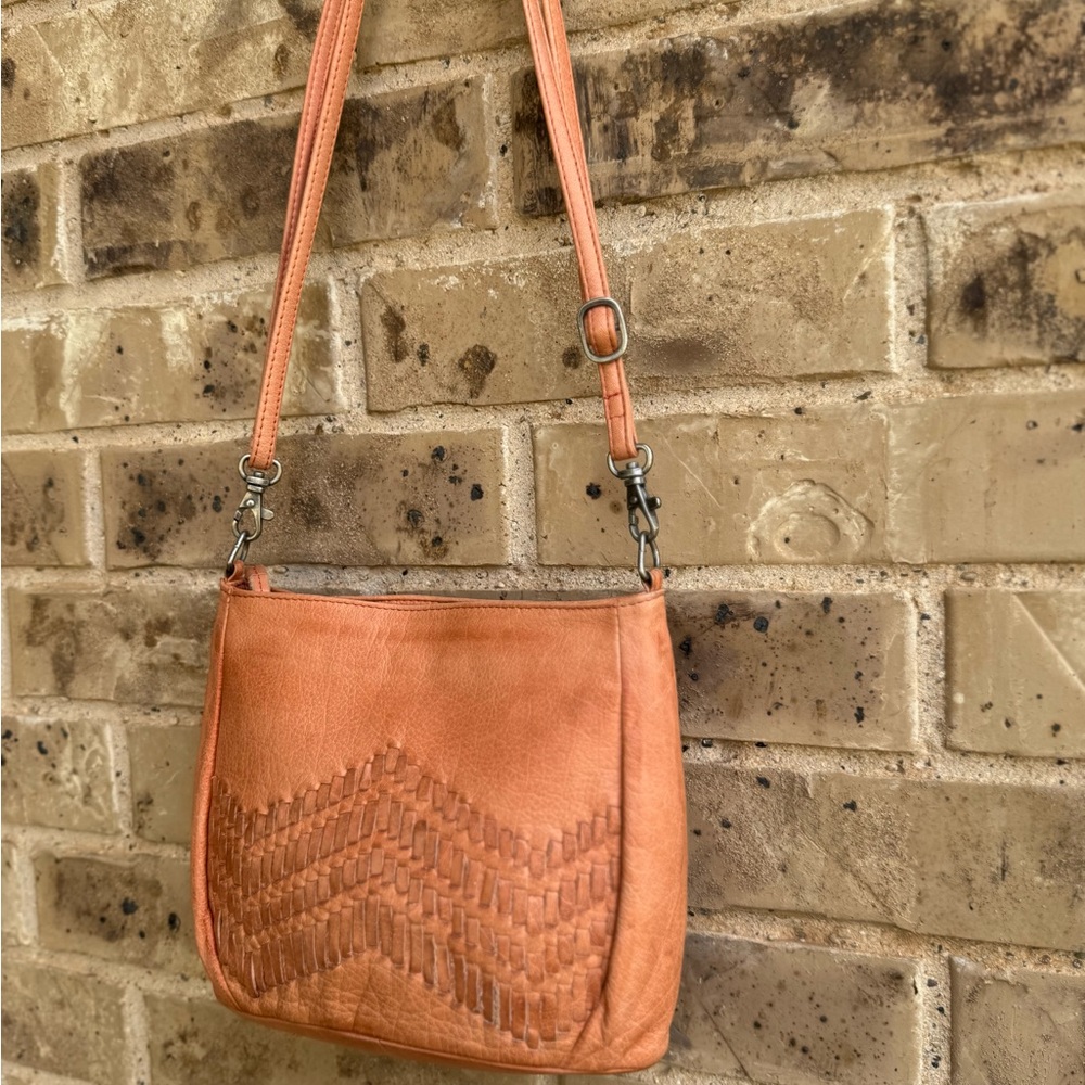Day and Mood leather Peony Crossbody bag woven design - Picture 3 of 13